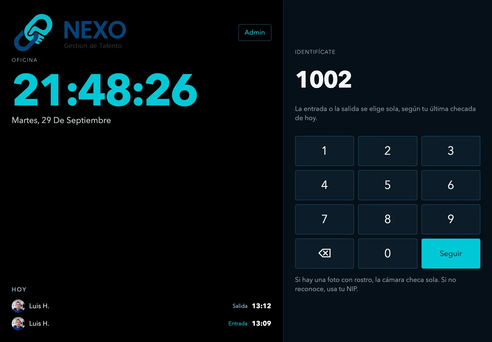 Pantalla del checador con el teclado para el número de empleado